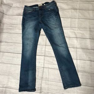 BKE Jeans Stella Straight Leg Medium Wash Distressed Womans Size 28